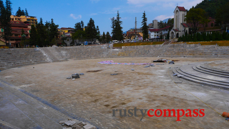 Sapa's new town square. Vietnamese provincial officials have a depressing infatuation with concrete.